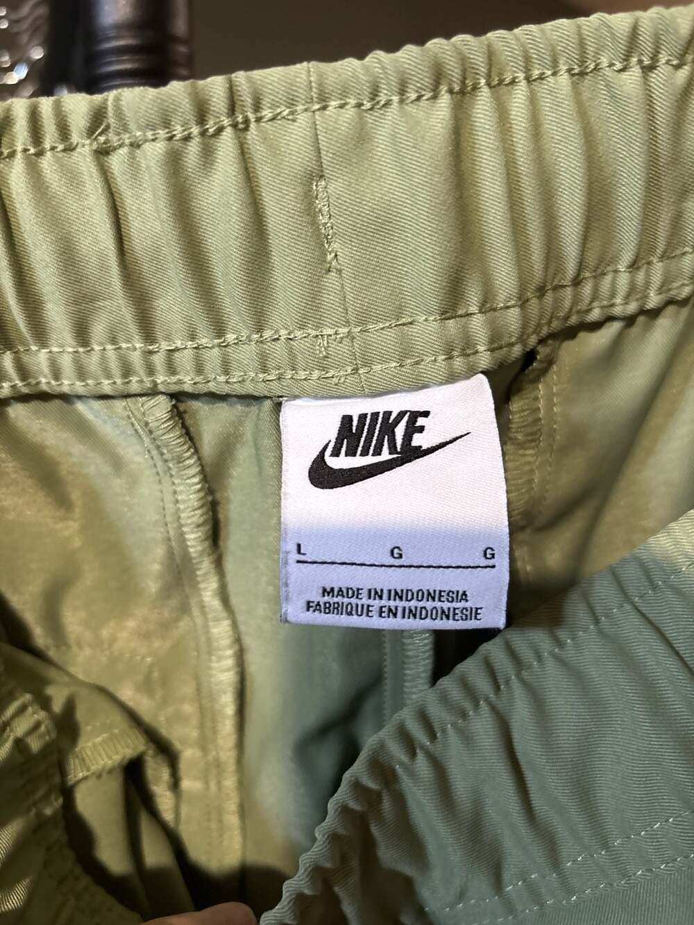 Nike Sportswear Club Men's Woven Lined Trousers in Enamel Green - Picture 3 of 3
